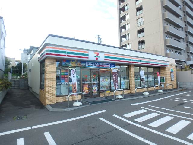 コンビニ　セブン－イレブン札幌手稲本町３条４丁目店（コンビニ）まで395m