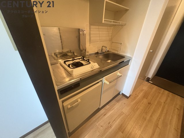 キッチン　ガスコンロ付きのコンパクトなキッチンです！