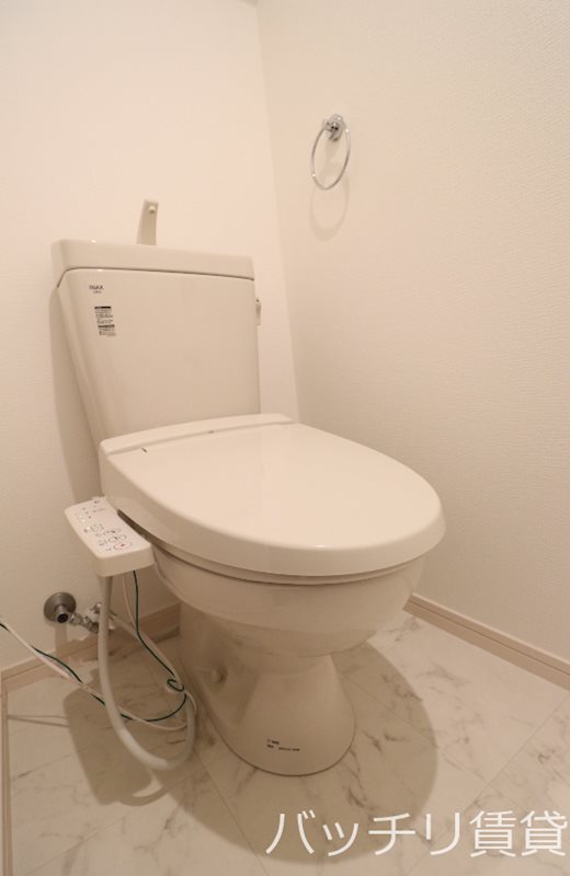 トイレ　画像は同型イメージの為、現況を優先いたします。