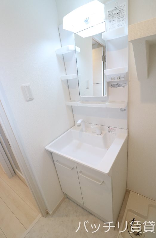 洗面設備　画像は同型イメージの為、現況を優先いたします。