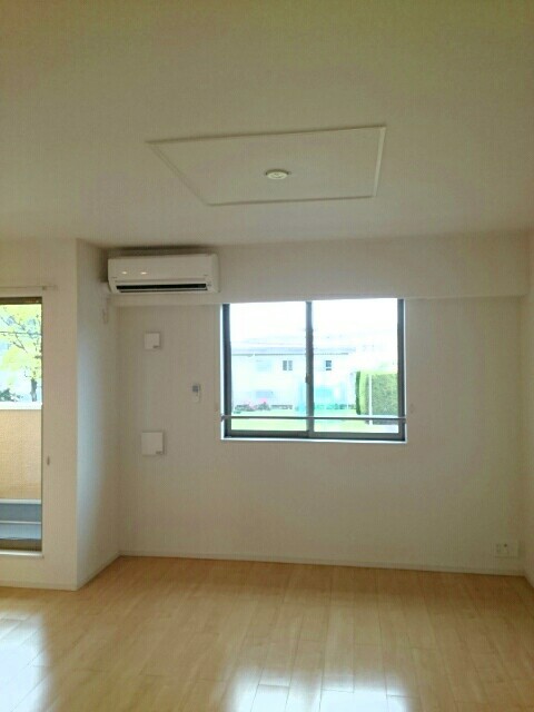 居室・リビング　対面キッチンのおしゃれなリビングです！