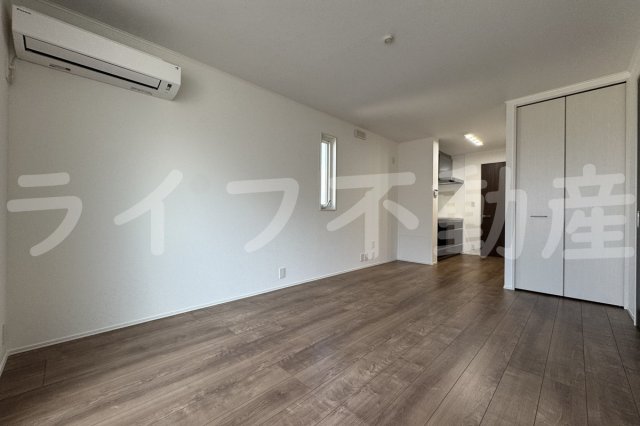 居室・リビング　こちらの居間で趣味の時間をお楽しみください