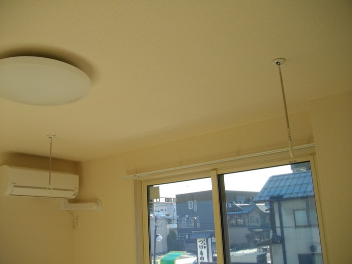 その他設備　室内物干し機