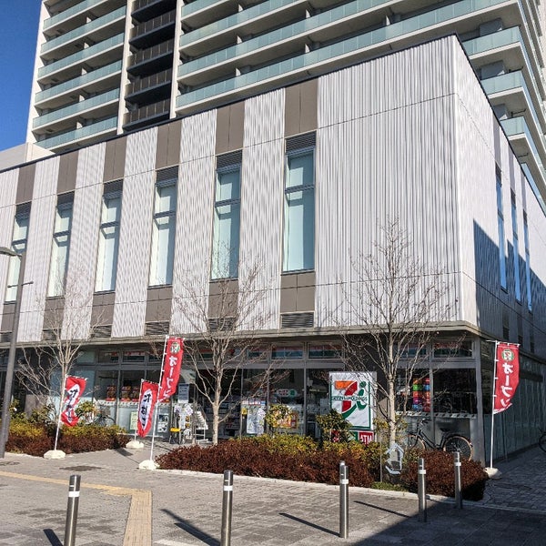 コンビニ　セブンイレブン蓮田駅西口店（コンビニ）まで552m