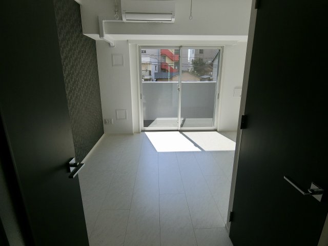 居室・リビング　別号室参考写真