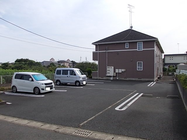 駐車場　駐車場に車を止められます