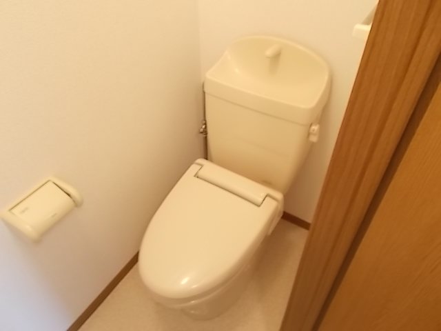 トイレ　コンパクトで使いやすいトイレです