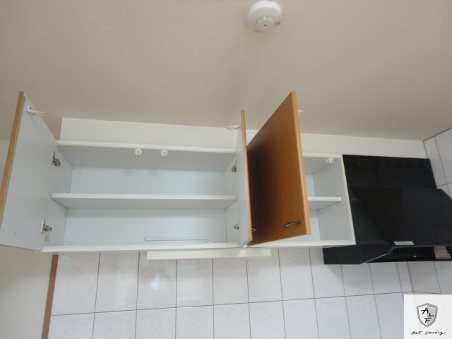 キッチン　キッチン吊戸棚