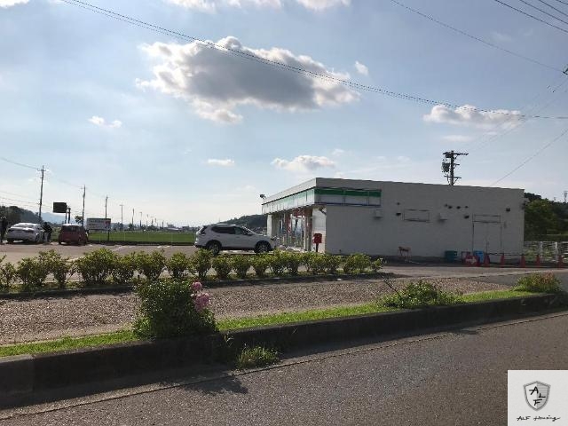 コンビニ　ファミリーマート可児羽崎八幡前店（コンビニ）まで142m