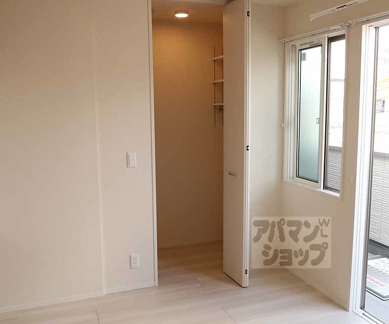 収納　３０２号室の写真です。