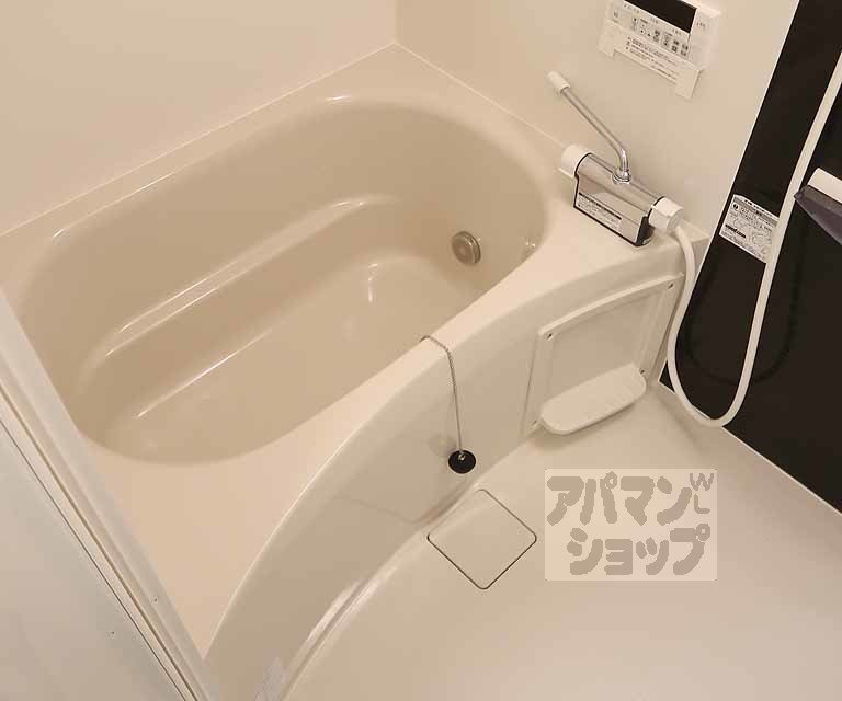 バス・シャワールーム　３０２号室の写真です。