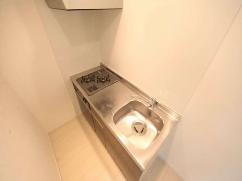 キッチン　システムキッチン（ガス2口）冷蔵庫・レンジ等ご用意できます