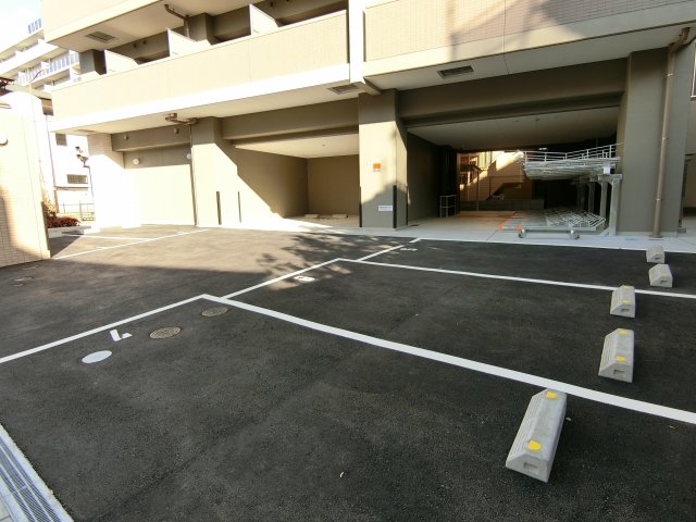 駐車場　詳細は、RISUMO江坂本店→06 6155-7137まで♪