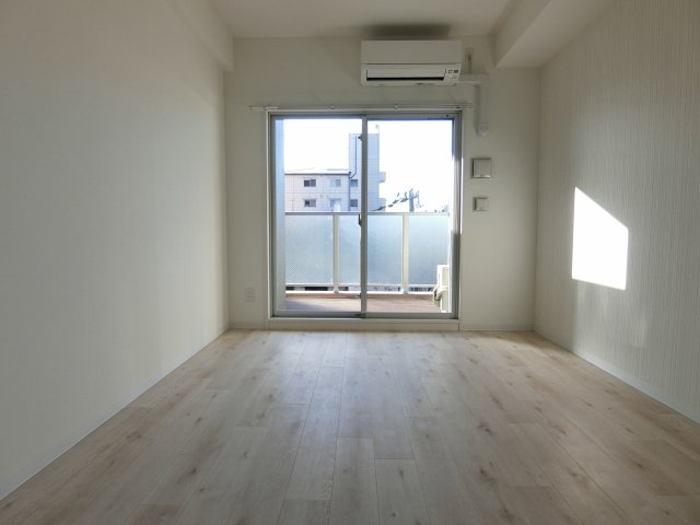 居室・リビング　詳細は、RISUMO江坂本店→06-6155-7137まで♪