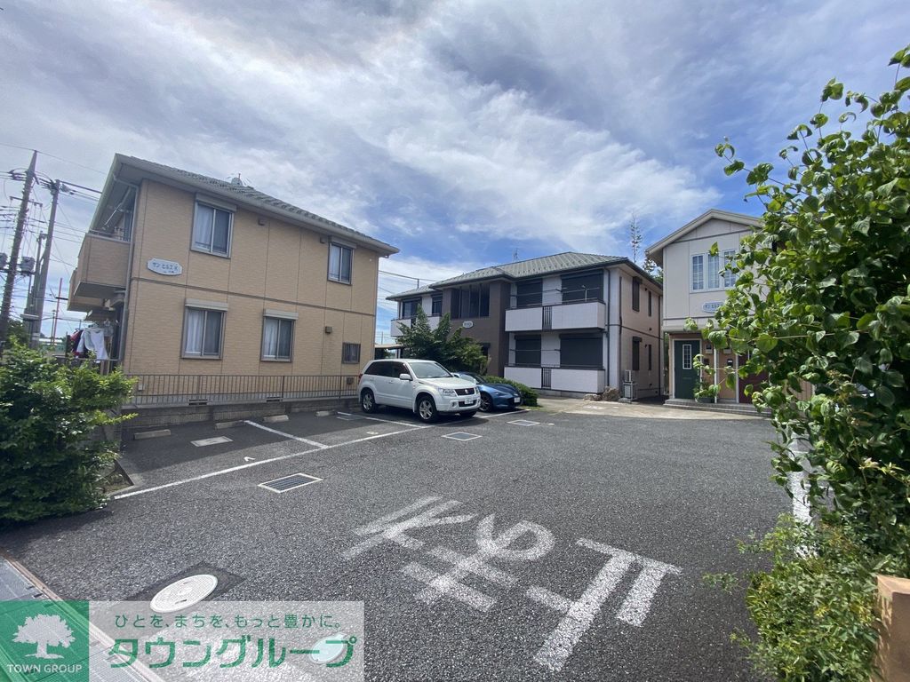 駐車場　駐車場