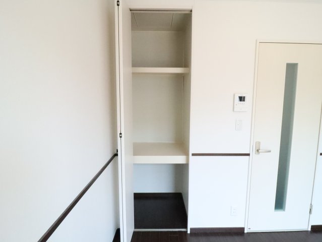 収納　※退去前につき他号室参考画像です