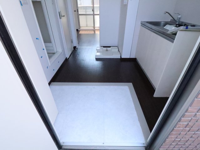 玄関　※退去前につき他号室参考画像です