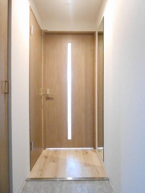 玄関　明るい玄関がお出迎えです☆