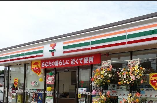 コンビニ　セブンイレブン（コンビニ）まで190m