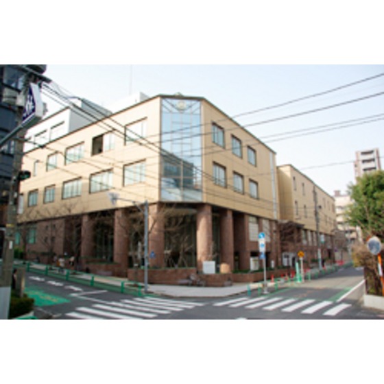 役所　千代田区役所麹町出張所（役所）まで2423m