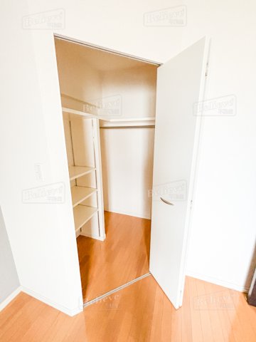 収納　ウォークインクローゼットなので収納豊富です★