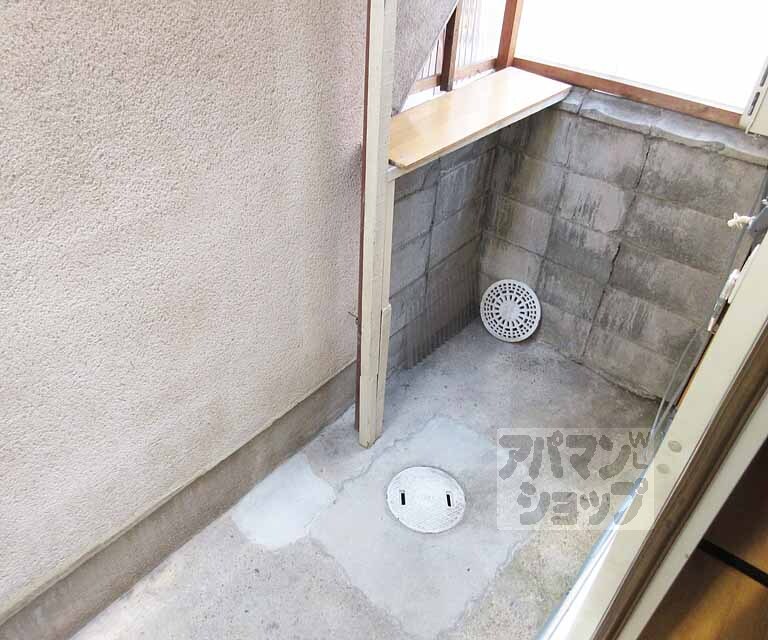 バルコニー　１階テラス。