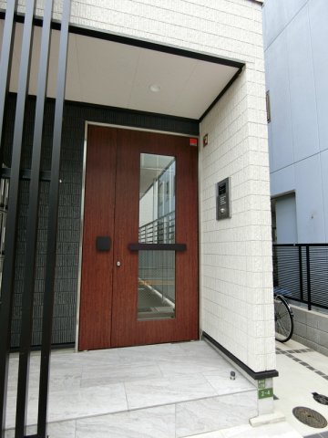 エントランス　ゆとりのあるエントランスです