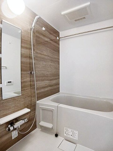 バス・シャワールーム　ゆったり過ごせるお風呂です