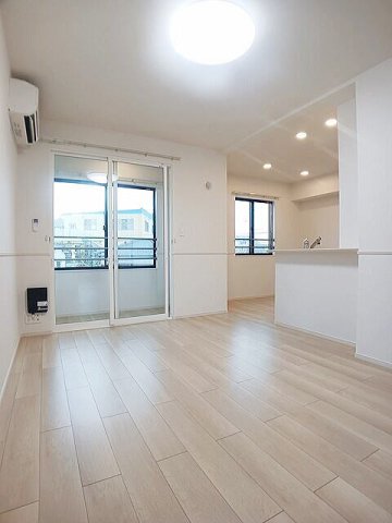 居室・リビング　居間です