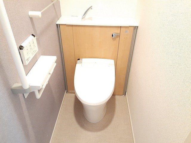 トイレ　落ち着いたトイレです