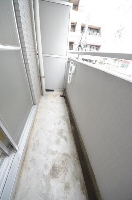 バルコニー　☆広々でお布団も干せる☆