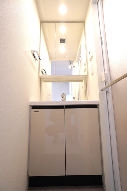 洗面設備　※写真は同タイプ住戸です。