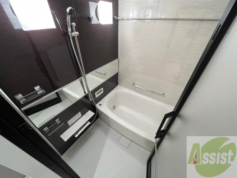 バス・シャワールーム　お風呂になります。一日の疲れを癒してくださいね。