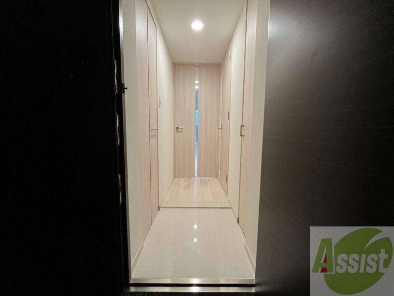 玄関　玄関の様子です。明るい印象ですね。気分もあがりそう。