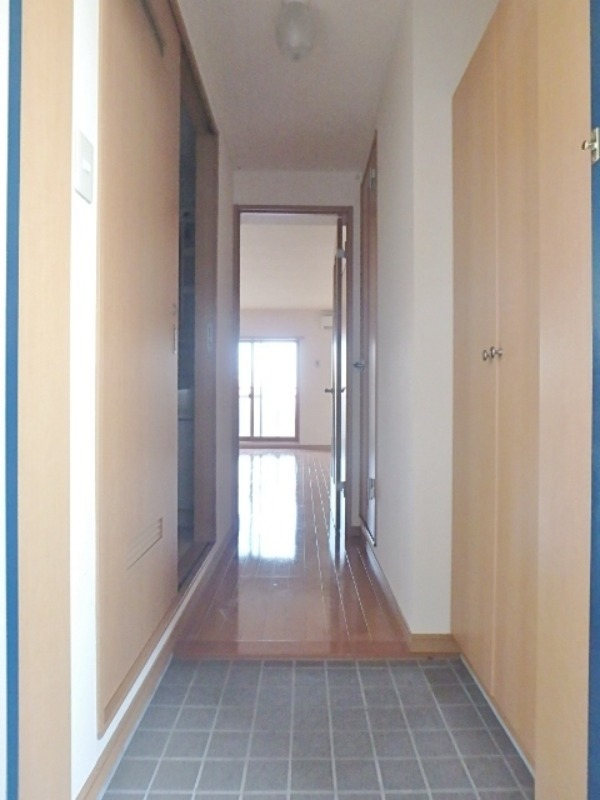 玄関　図面と現状に相違がある場合には現状を優先