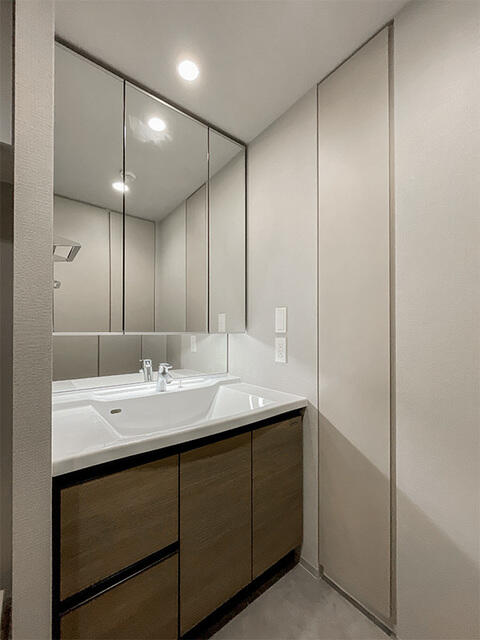 洗面設備　※写真は同タイプ住戸です。