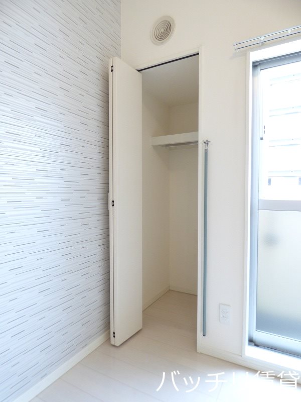 収納　別号室タイプの為、現状を優先致します。