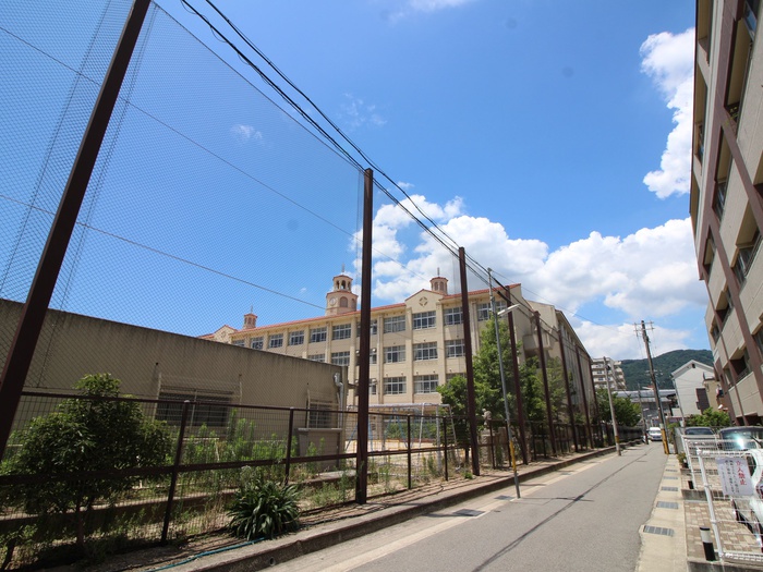 小学校　本庄小学校（小学校）まで1200m