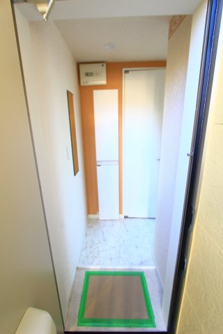 玄関　同タイプ参考写真です。