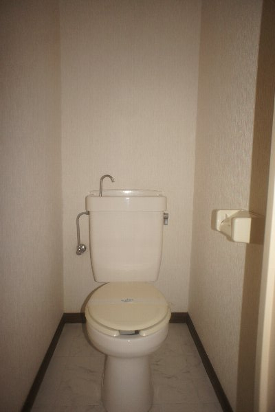 トイレ　落ち着いたトイレです