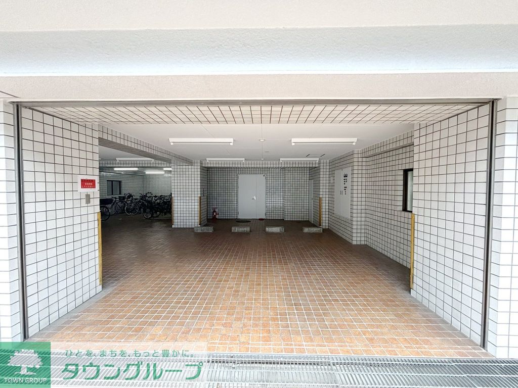 駐車場　エントランス