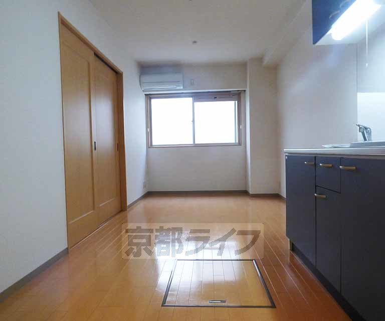 居室・リビング　広々としたお部屋です。