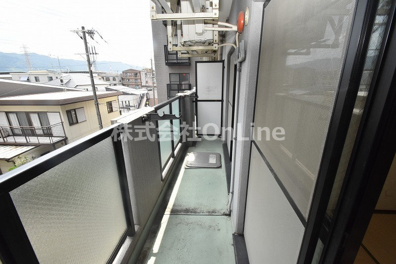 バルコニー　陽当たり良好なバルコニーです