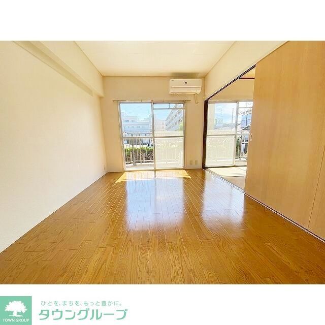 居室・リビング　※別部屋参考写真です