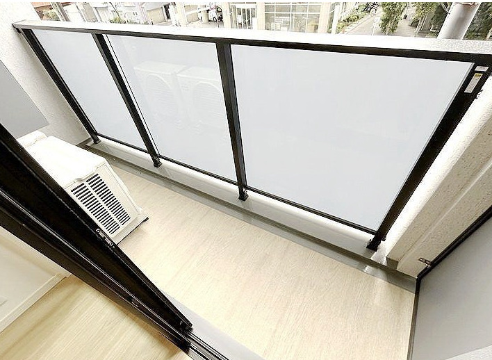 バルコニー　※別部屋の参考写真です。