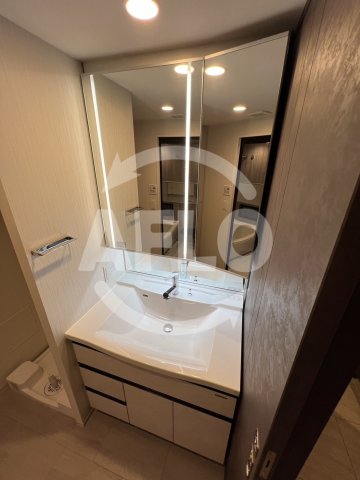 洗面設備　ザ・ウエストマークシティレジデンス　独立洗面台