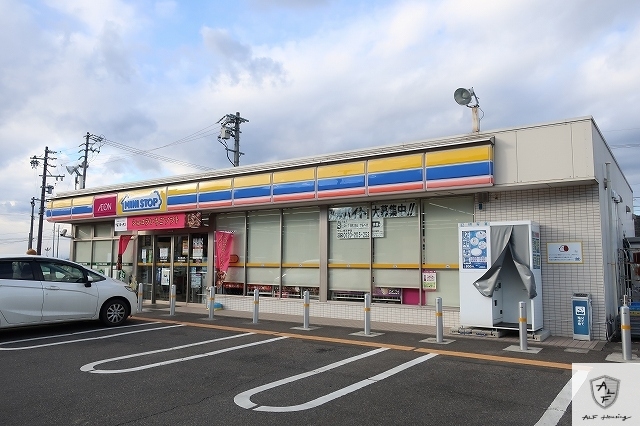 コンビニ　ミニストップ（コンビニ）まで300m