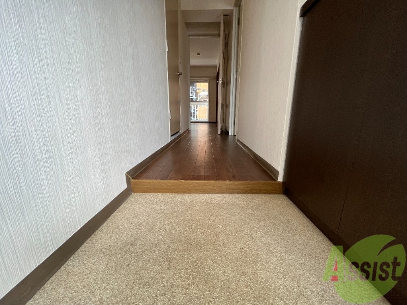 玄関　玄関からの様子を撮影してみました。動線になります。