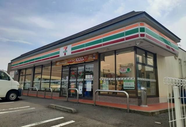 コンビニ　セブンイレブン南町店（コンビニ）まで400m