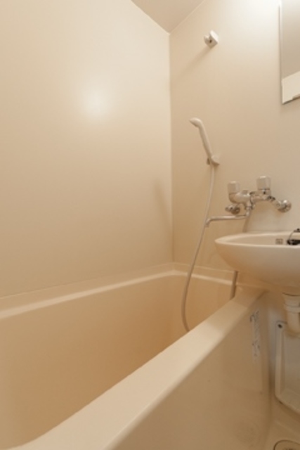 バス・シャワールーム　※写真は同タイプ住戸です。